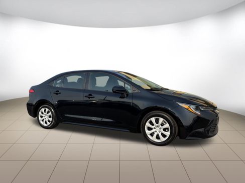 Used 2024 Toyota Corolla LE FWD image 1