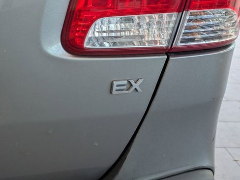 Used 2012 Kia Sorento EX FWD image 12