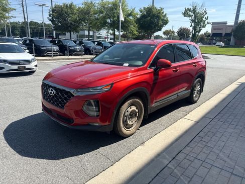 Used 2019 Hyundai Santa Fe SEL FWD image 3