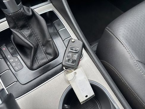 Used 2021 Volkswagen Passat 2.0T SE image 60