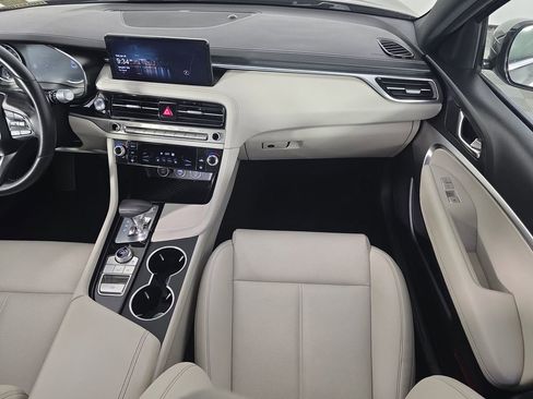 Used 2025 Genesis G70 2.5T RWD image 15