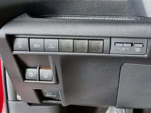 Used 2025 Toyota Sienna XSE w/ XSE Plus Package AWD/4WD image 15