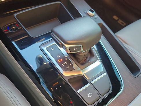 Used 2022 Audi Q5 2.0T Premium w/ Convenience Package image 39