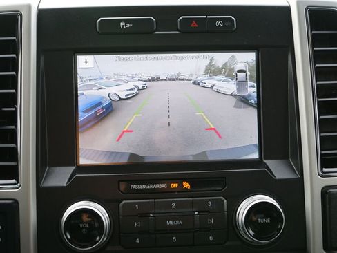 Used 2019 Ford F150 Lariat w/ Equipment Group 502A Luxury image 24