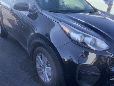 Used 2019 Kia Sportage LX image 2