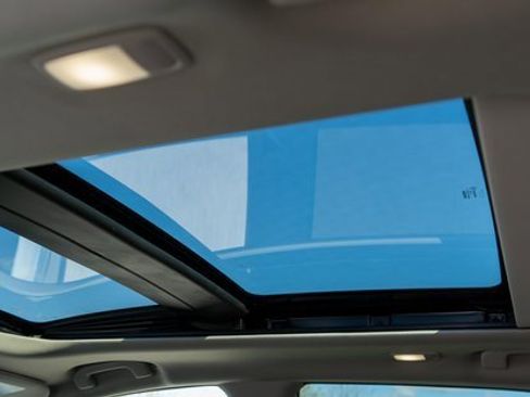 Used 2024 Nissan Murano SL image 11