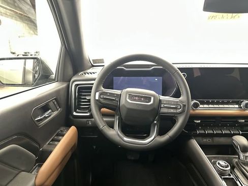 New 2026 GMC Canyon AT4 image 13