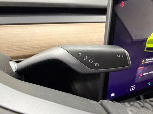 Used 2023 Tesla Model Y Long Range image 21