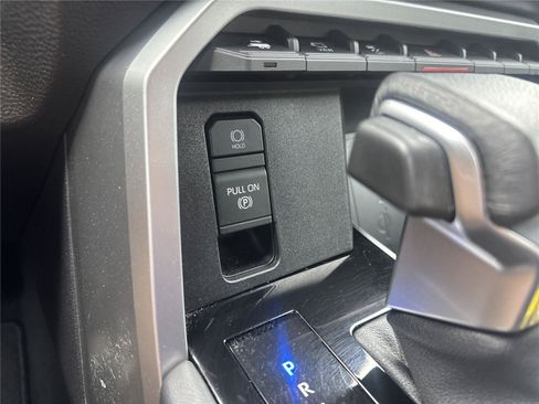 Used 2024 Toyota Tundra Platinum AWD/4WD image 28