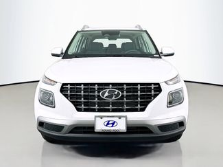 New 2026 Hyundai Venue SEL video 2