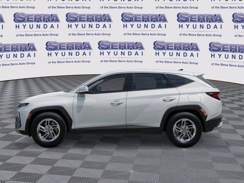 New 2026 Hyundai Tucson SE image 3