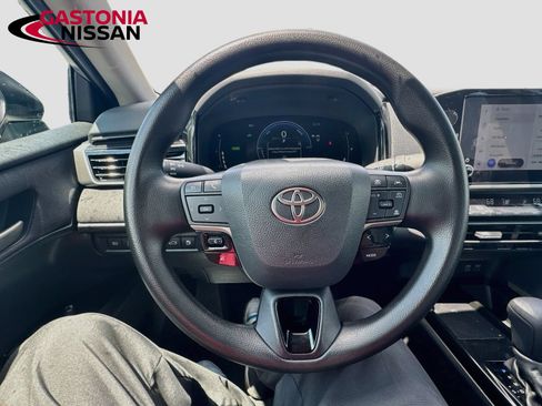 Used 2025 Toyota Camry LE FWD image 10