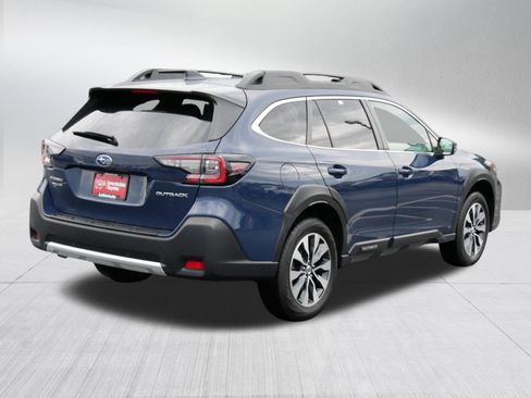 Used 2023 Subaru Outback Limited AWD/4WD image 7