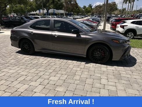 Used 2021 Toyota Camry SE FWD image 15