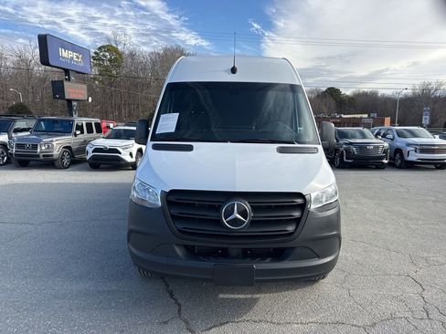 Used 2024 Mercedes-Benz eSprinter 170 Cargo image 8