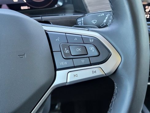 Used 2025 Volkswagen Atlas SEL Premium R-Line AWD/4WD image 18