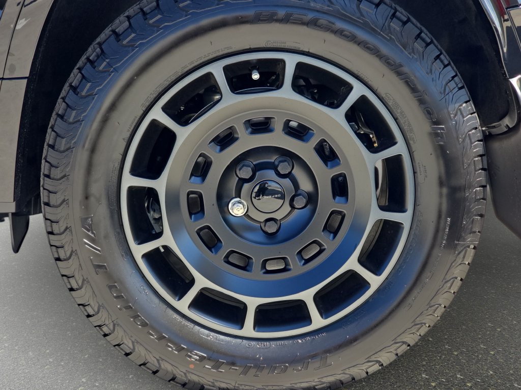 New 2026 Land Rover Defender 110 OCTA AWD/4WD image 35