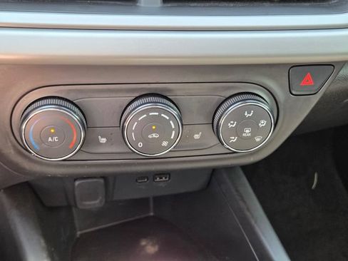 Certified 2024 Chevrolet Trax LS w/ LS Convenience Package FWD image 22