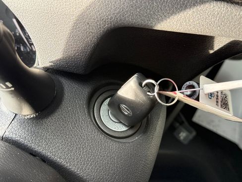 Used 2020 Nissan Rogue S FWD image 24