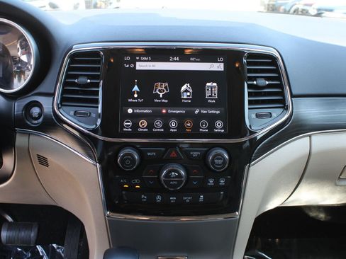 Used 2021 Jeep Grand Cherokee Limited AWD/4WD image 14