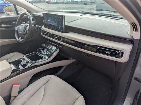 Used 2023 Lincoln Nautilus Reserve w/ Equipment Group 201A image 16