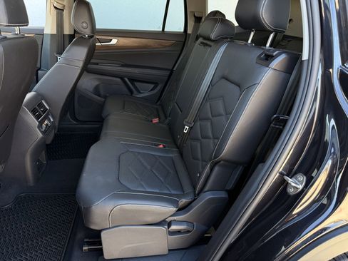New 2025 Volkswagen Atlas SE image 21