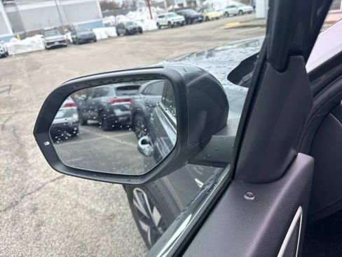 Certified 2021 Volkswagen Atlas Cross Sport SE image 15