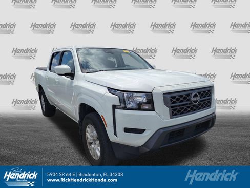 Used 2022 Nissan Frontier SV w/ Technology Package image 1