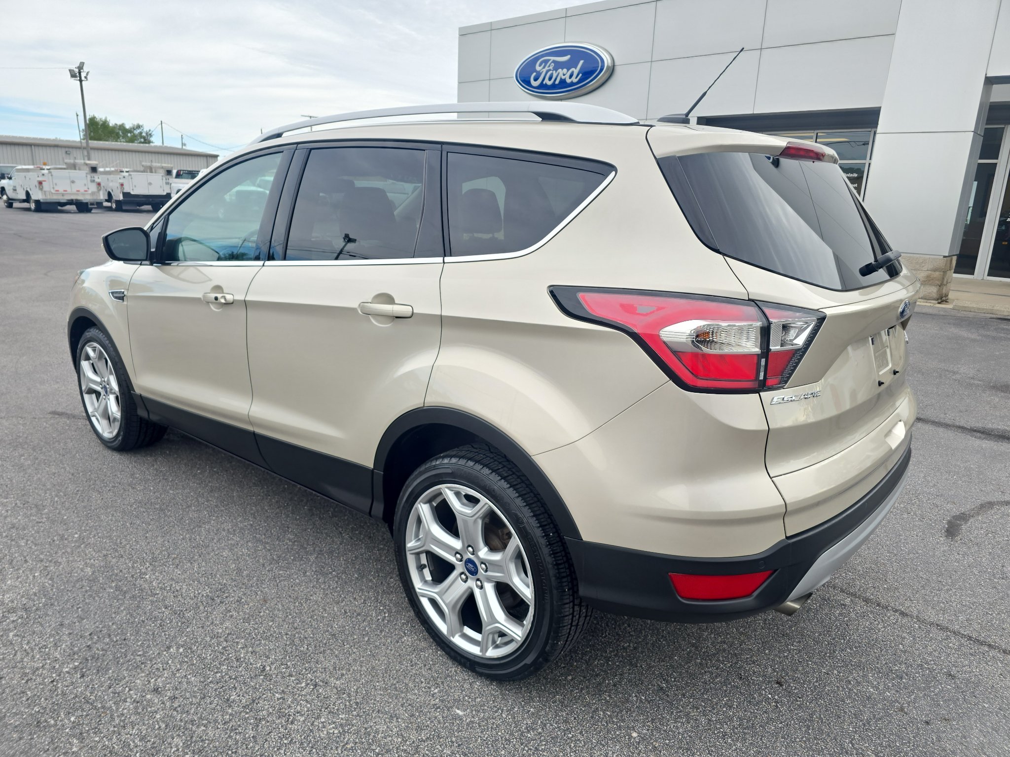Used 2017 Ford Escape Titanium FWD image 8
