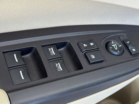Used 2017 Acura RDX FWD w/ Advance Package image 13