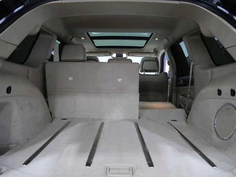 Used 2017 Jeep Grand Cherokee Overland w/ Jeep Active Safety Group image 28