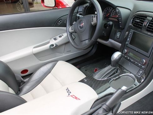 Used 2011 Chevrolet Corvette Grand Sport w/ Preferred Equipment Group RWD image 34