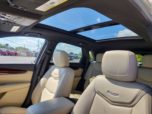Used 2019 Cadillac XT5 Luxury FWD image 16