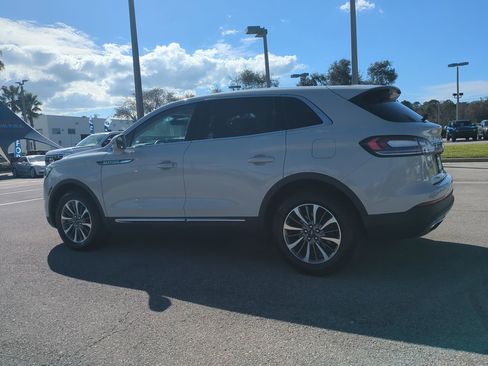 Certified 2022 Lincoln Nautilus Standard w/ Premium Package image 6