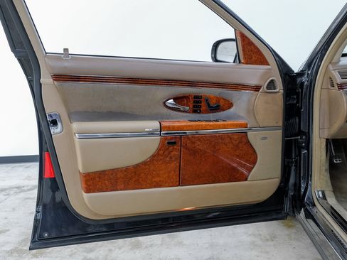 Used 2005 Maybach 57 image 40