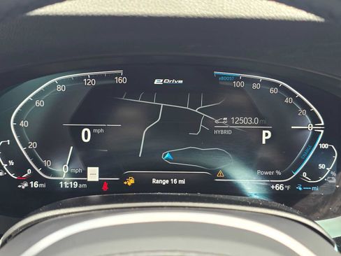 Used 2023 BMW 530e xDrive w/ M Sport Package AWD/4WD image 26