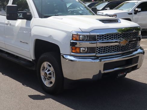 Used 2019 Chevrolet Silverado 2500 LT AWD/4WD image 3