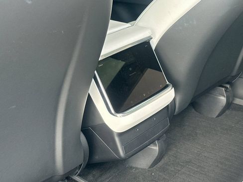 Used 2023 Tesla Model X AWD/4WD image 15