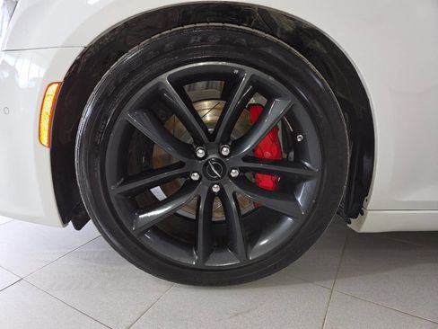 Used 2023 Chrysler 300 C RWD image 12