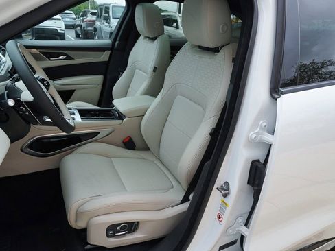 Used 2025 Jaguar F-PACE R-Dynamic S AWD/4WD image 14
