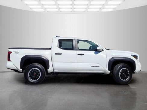 Used 2024 Toyota Tacoma TRD Off-Road AWD/4WD image 3