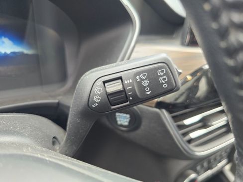 Used 2020 Ford Escape Titanium image 26