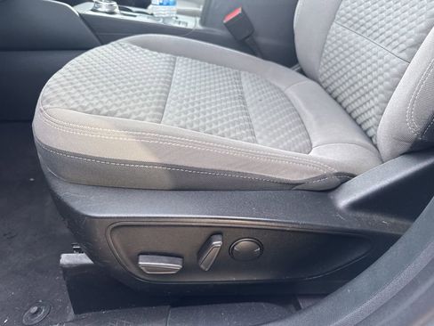 Used 2020 Ford Escape SE image 9