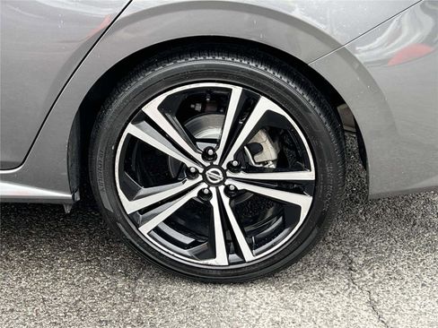 Certified 2023 Nissan Sentra SR w/ Trunk Package image 13