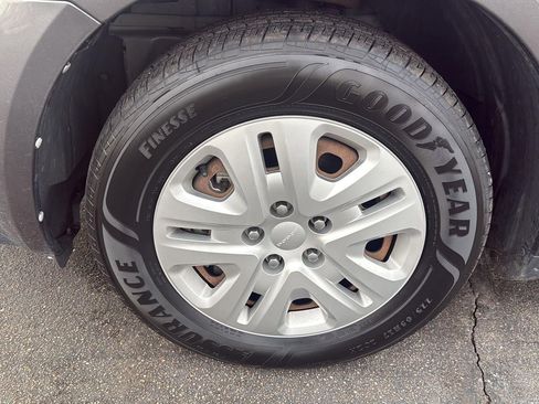 Used 2020 Dodge Journey SE image 10