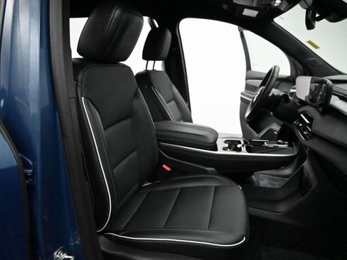 Used 2025 Buick Enclave Preferred image 25