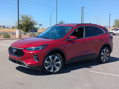 Used 2023 Ford Escape Platinum w/ Premium Technology Package image 33