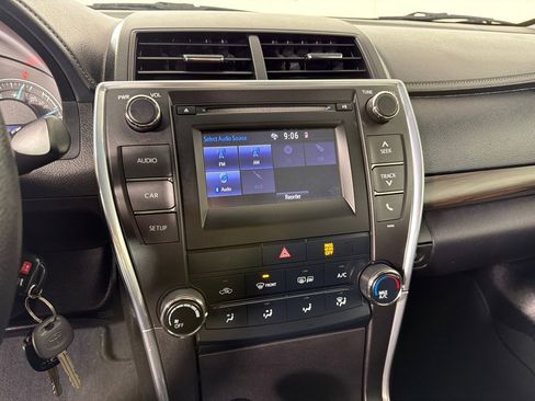 Used 2015 Toyota Camry LE image 15