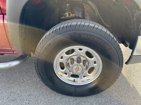 Used 2005 Chevrolet Silverado 2500 LT w/ Heavy-Duty Power Package image 32