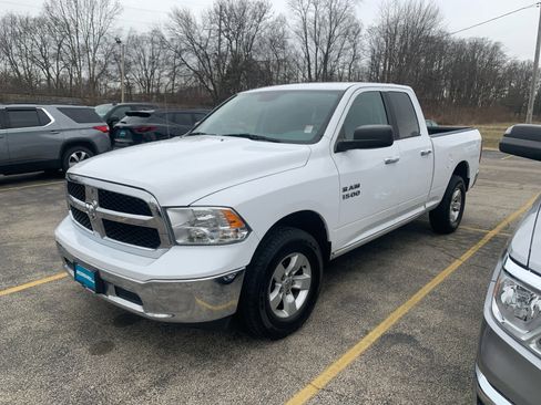 Used 2017 RAM 1500 Classic SLT image 1